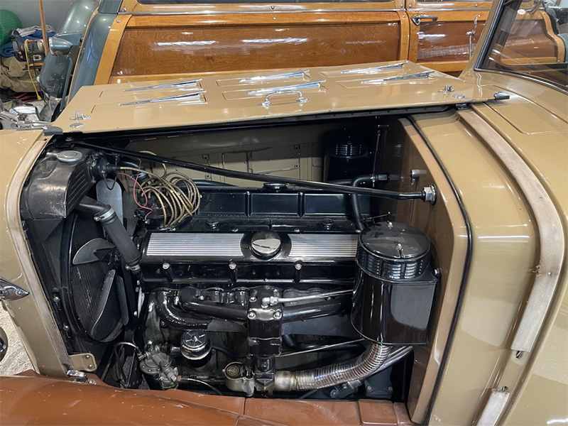 1933 Cadillac Town Coupe engine